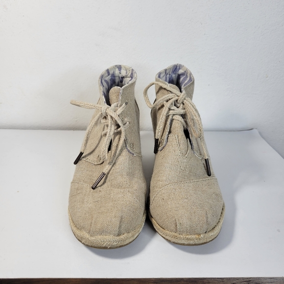 Womans Toms Beige Espadrille Lace up Wedge Booties 3Inch Heel Size 8 - Picture 2 of 9